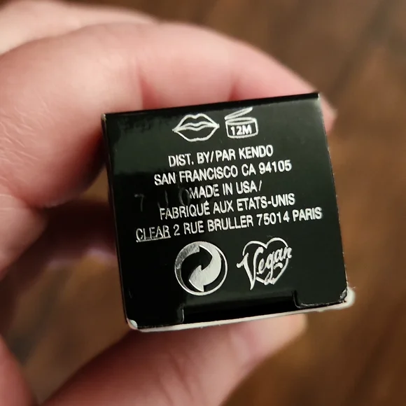 Kat Von D studded kiss lipstick 💋 - Picture 5 of 6